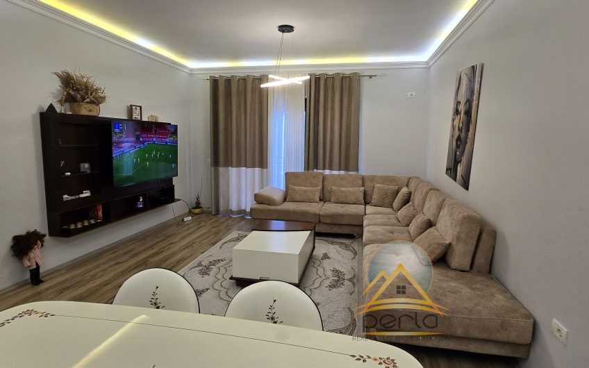 Apartament 3+1 plus postarkimi, në Kompleksi Green City, Unaza e Re