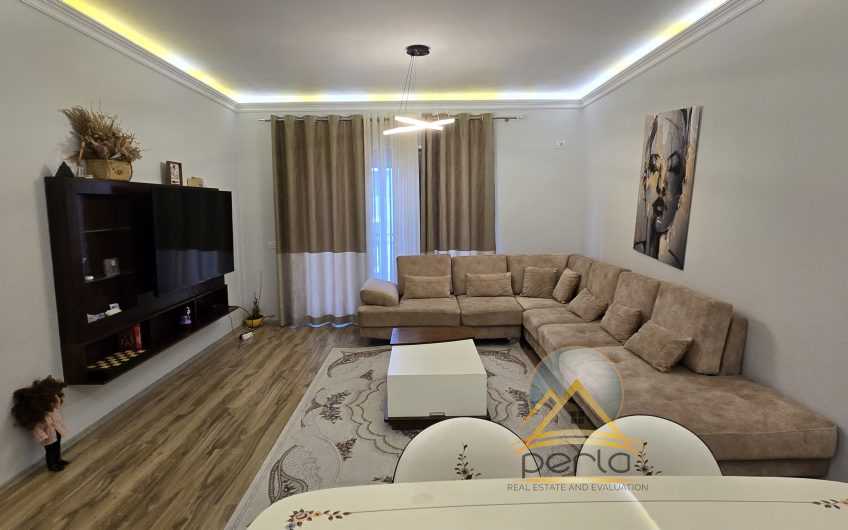Apartament 3+1 plus postarkimi, në Kompleksi Green City, Unaza e Re