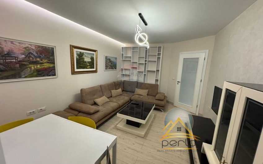 Apartament 2+1 me qira, Komuna e Parisit