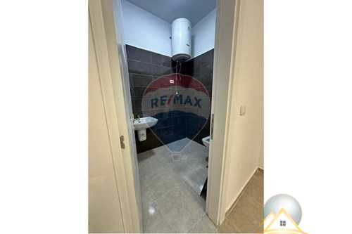 Jepet dyqan me qira tek Fusha e Aviacionit