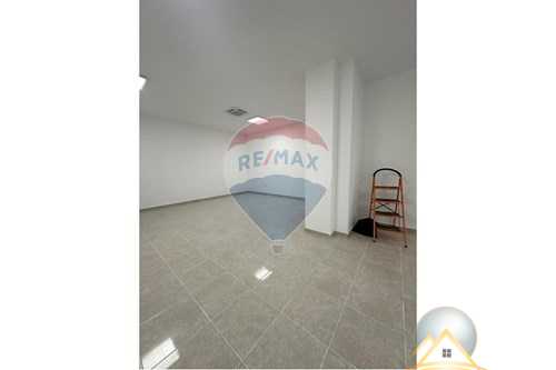 Jepet dyqan me qira tek Fusha e Aviacionit