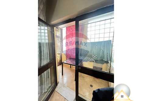 Shitet apartament 1+1 ne rrugen Haxhi Hysen Dalliu