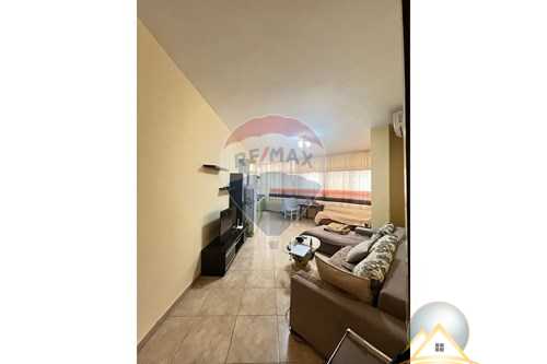 Shitet apartament 1+1 ne rrugen Haxhi Hysen Dalliu