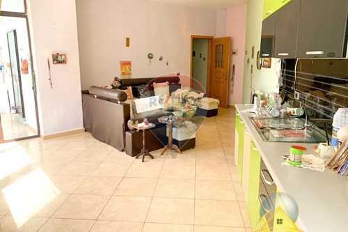 Shitet apartament 1+1 ne rrugen Haxhi Hysen Dalliu