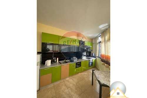 Shitet apartament 1+1 ne rrugen Haxhi Hysen Dalliu