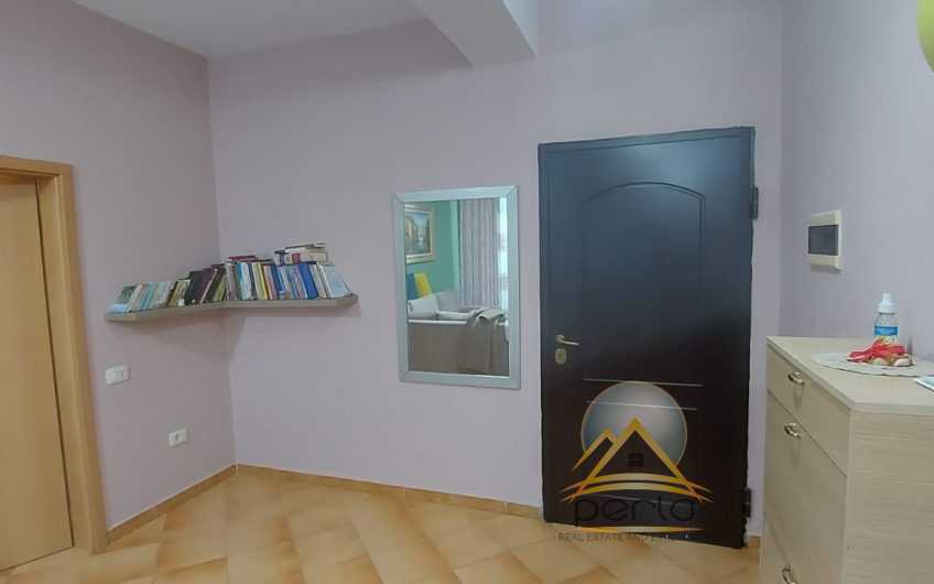 Jepet me qira apartament (1+1) rruga e Kavajes, prane Deliorgjit