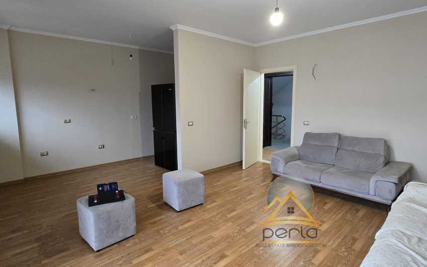 Shitet apartament (2+1+2) Rruga Tedor Keko