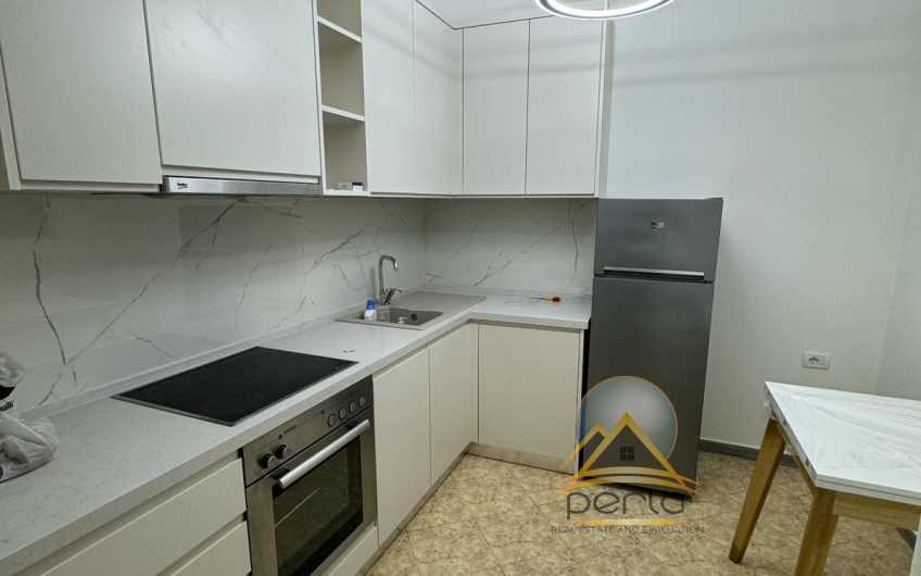 Jepet me qira shtepi private prane Shkolles se Kuqe