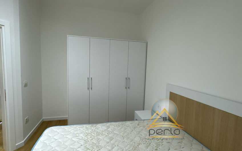 Jepet me qira shtepi private prane Shkolles se Kuqe