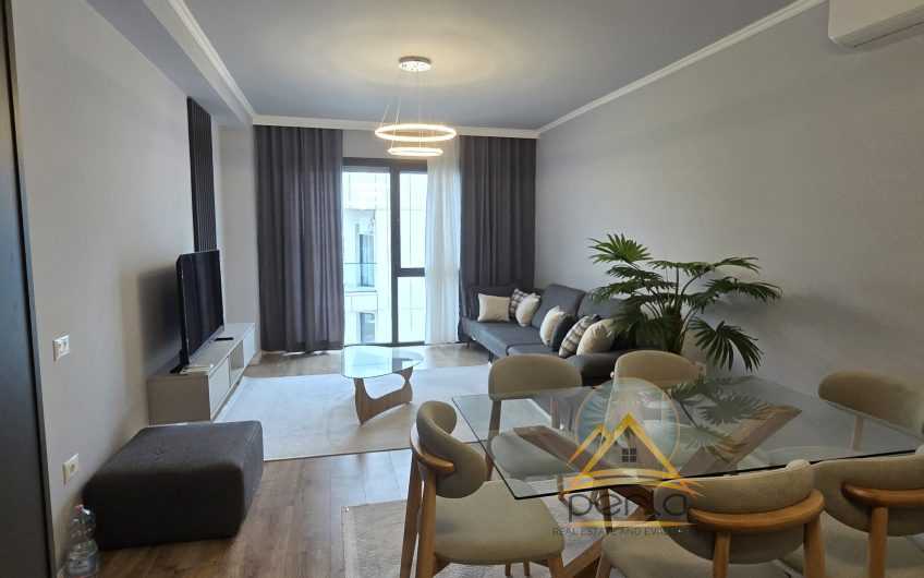 Jepet me qira apartament 2+1+post parkimi tek Liqeni i Thate