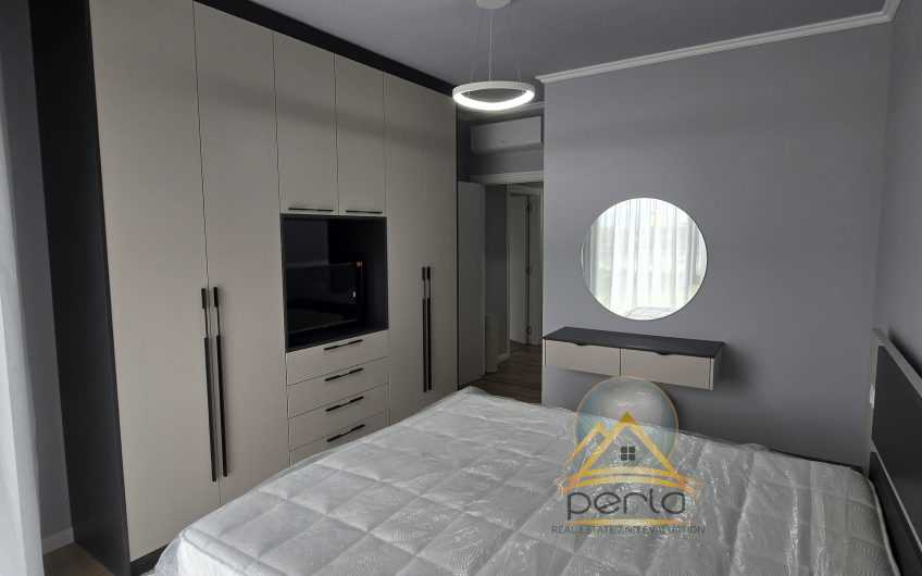 Jepet me qira apartament 2+1+post parkimi tek Liqeni i Thate