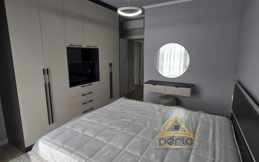 Jepet me qira apartament 2+1+post parkimi tek Liqeni i Thate