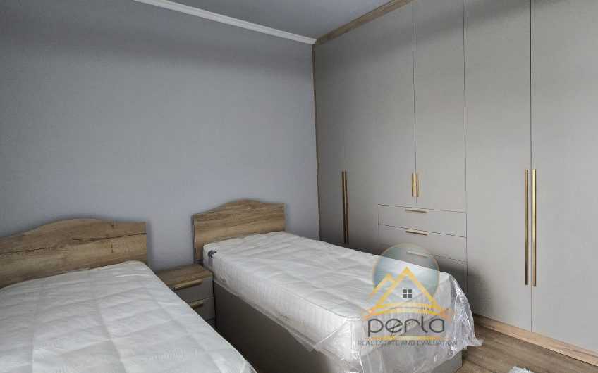 Jepet me qira apartament 2+1+post parkimi tek Liqeni i Thate