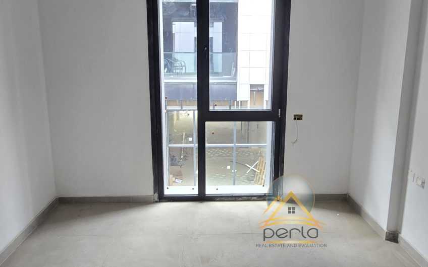 Ofrohet apartament 1+1 bosh + post, Liqeni