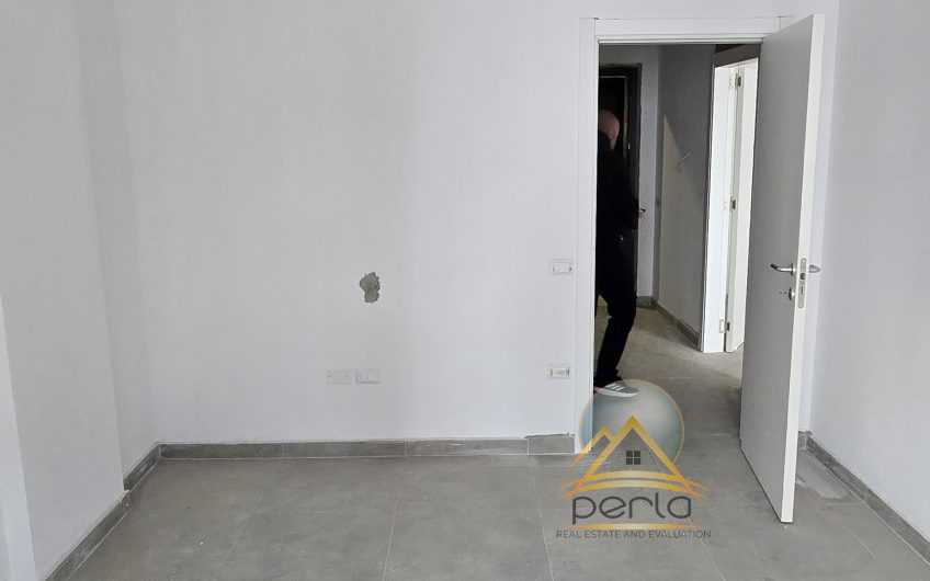 Ofrohet apartament 1+1 bosh + post, Liqeni