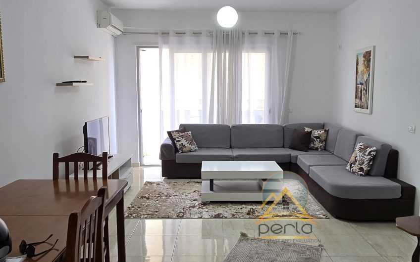 Jepet me qira apartament (2+1) Komune e Parisit