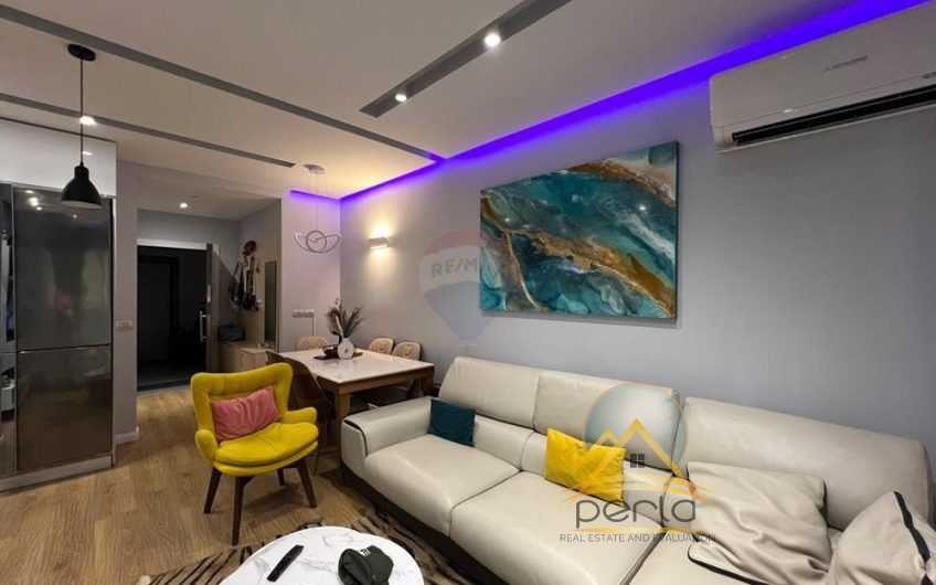 SHITET APARTAMENT 2+1+2 TEK RRUGA ALI DEMI