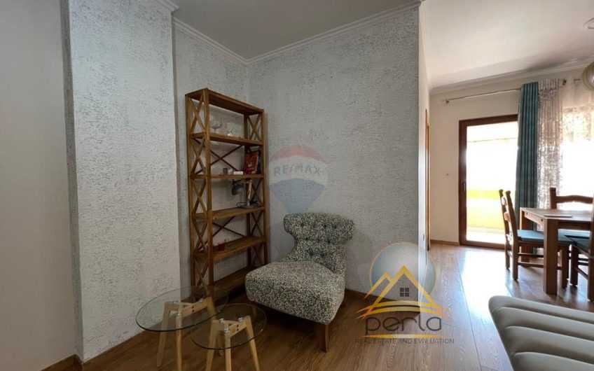 Apartament – Për Qira – Pallati me Shigjeta, Tiranë