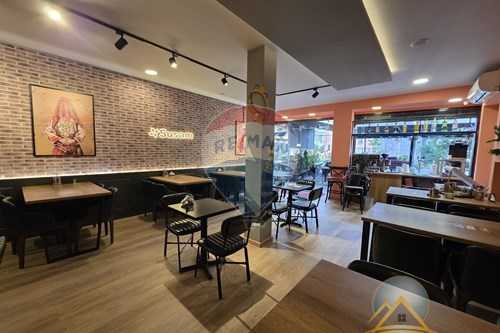 Shitet biznes restaurant tek Rruga e Kavajes