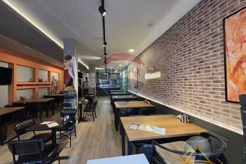 Shitet biznes restaurant tek Rruga e Kavajes