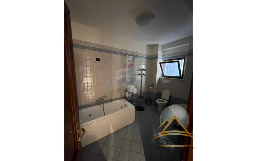 Zyrë – Për Qira – Rruga Abdi Toptani, Tiranë