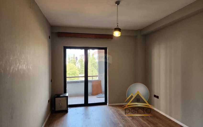 JEPET ZYRE PËR QIRA TE LICEU ARTISTIK TE RRUGA  ELBASANIT