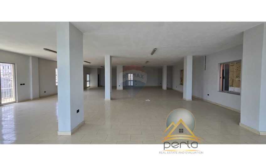 Magazinë/Kapanon – Për Qira – Mëzez, Tiranë