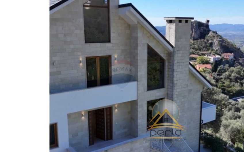 Vilë – Për Qira – Petrelë, Tiranë