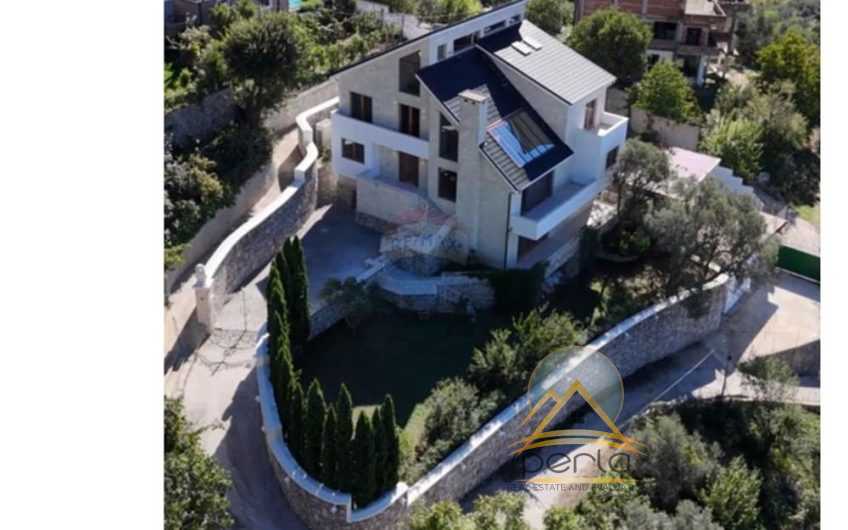 Vilë – Për Qira – Petrelë, Tiranë