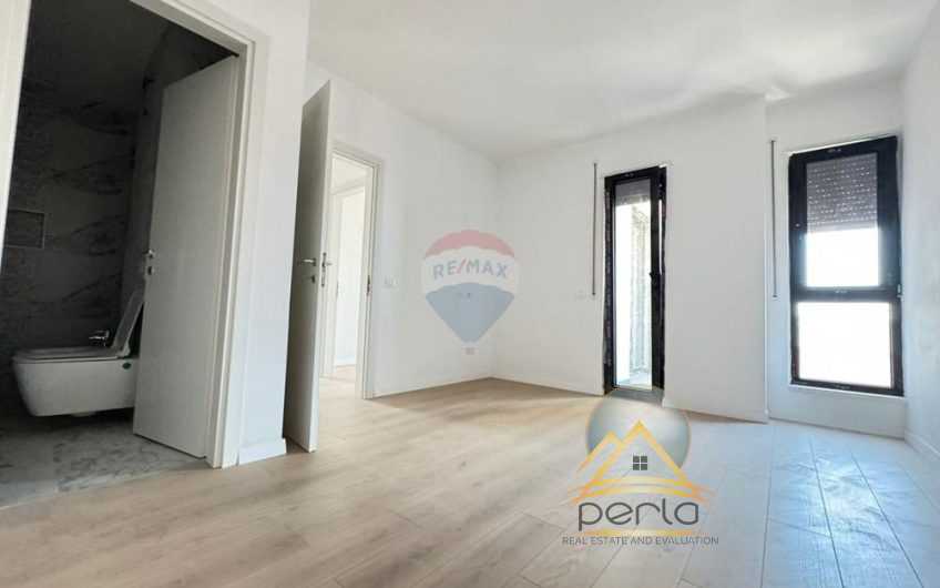 SHITET  APARTAMENT TE KOMUNA E PARISIT TIRANË