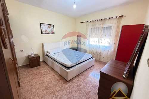 Shitet apartament 1+1 ne Rr. Myslym Keta, Kinostudio