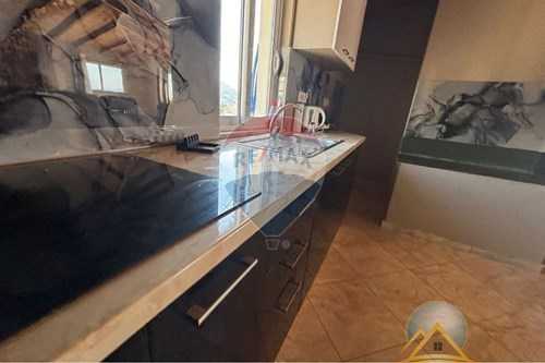 Shitet penthouse 3+1 në Sarandë me pamje nga deti