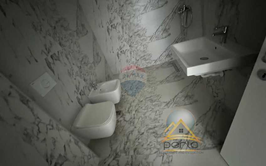 SHITET  APARTAMENT TE KOMUNA E PARISIT TIRANË