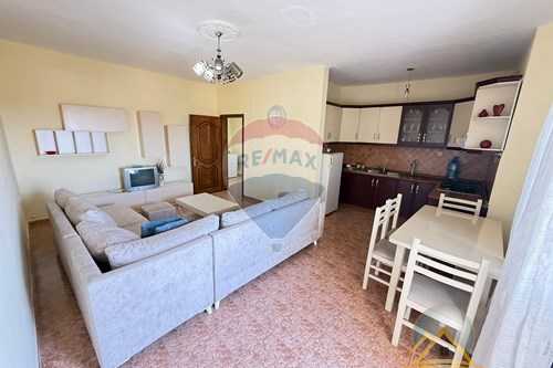 Shitet apartament 1+1 ne Rr. Myslym Keta, Kinostudio