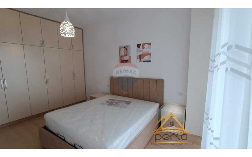 JEPET APARTAMENT PËR QIRA TE GRAND PARK REZIDENCË