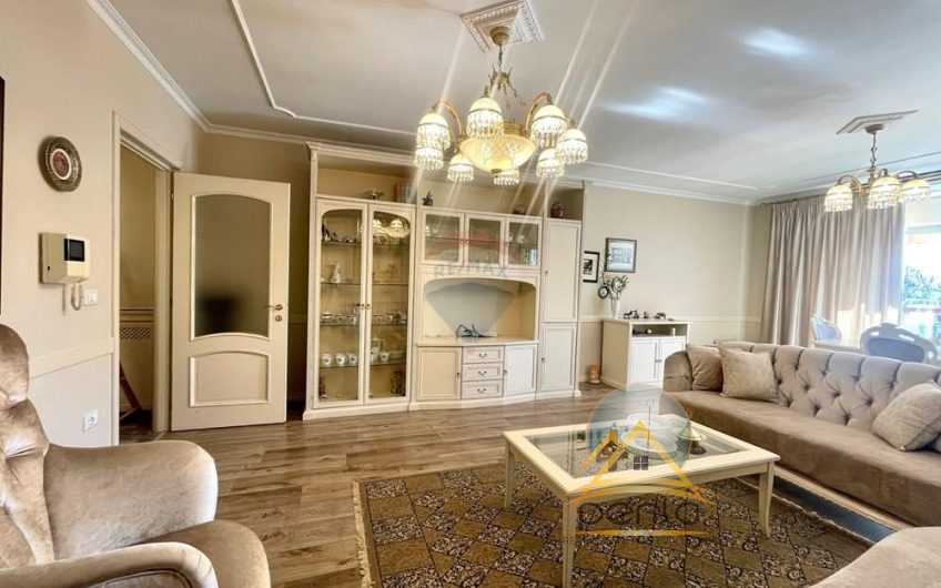 JEPET APARTAMENT PËR QIRA TE ISH EKZPOZITA  MYSLYM  SHYRI TIRANË