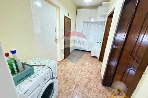 Shitet apartament 1+1 ne Rr. Myslym Keta, Kinostudio