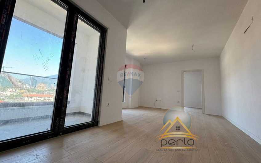 SHITET  APARTAMENT TE KOMUNA E PARISIT TIRANË