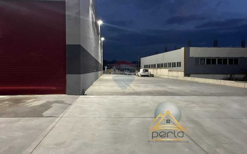 JEPET MAGAZINËPER QIRA TE AUTOSTRADA TIRANË DURRES VORË