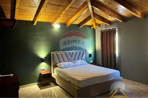 Shitet penthouse 3+1 në Sarandë me pamje nga deti