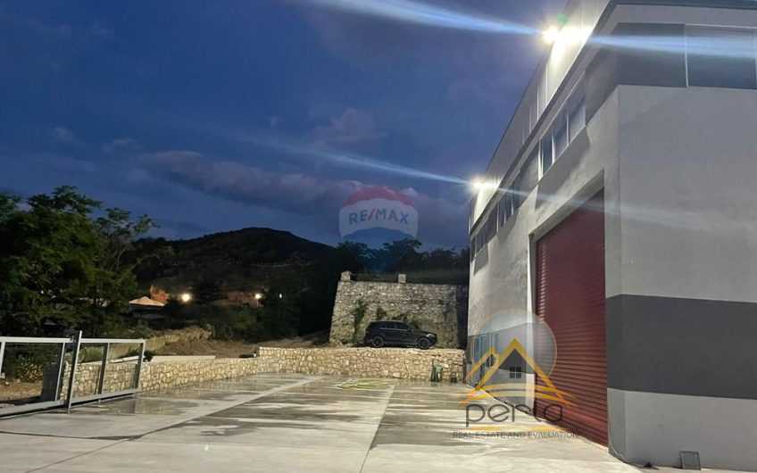 JEPET MAGAZINËPER QIRA TE AUTOSTRADA TIRANË DURRES VORË
