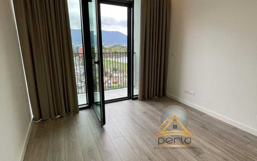 Jepet per Qira zyre te “Lake View”!