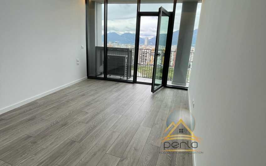 Jepet per Qira zyre te “Lake View”!