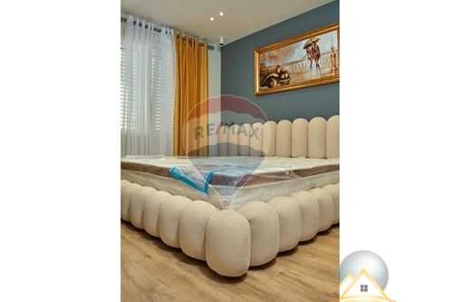 Shitet apartament 1+1 ne Bllok