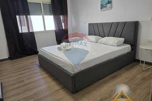 Shitet apartament 2+1 ne Komunen e Parisit