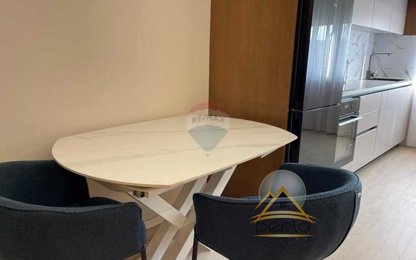 JEPET APARTAMENT  ME QIRA TE 9 KATËSHET TIRANË QËNDER