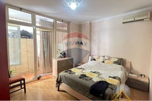 Apartament 1+1 për shitje pranë Shkollës së Gjuhëve të Huaja