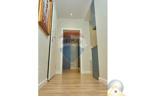 Shitet apartament 1+1 ne Bllok