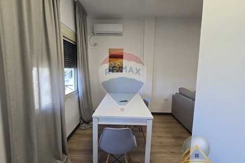 Shitet apartament 2+1 ne Komunen e Parisit