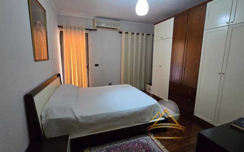 Apartament – Për Qira – Komuna e Parisit, Tiranë